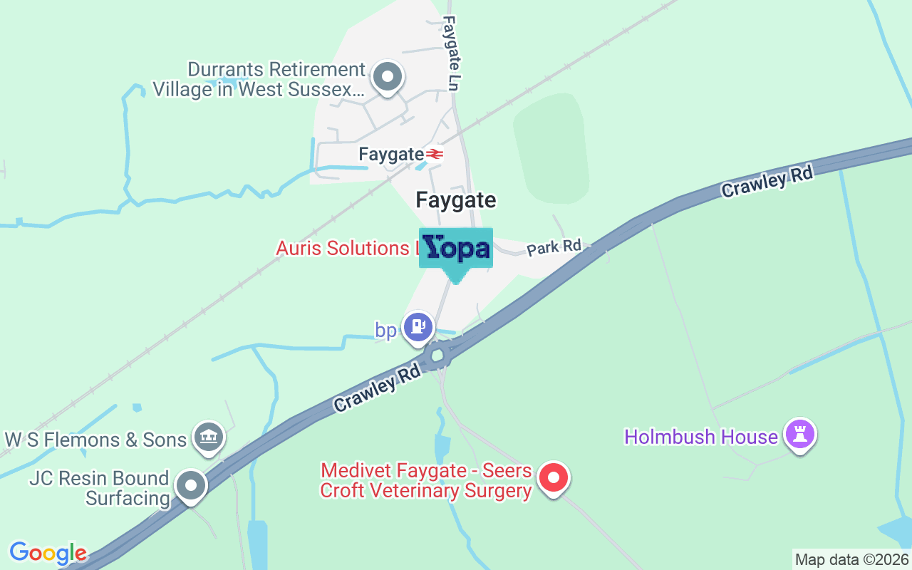 Map showing the location of RH12 4SQ