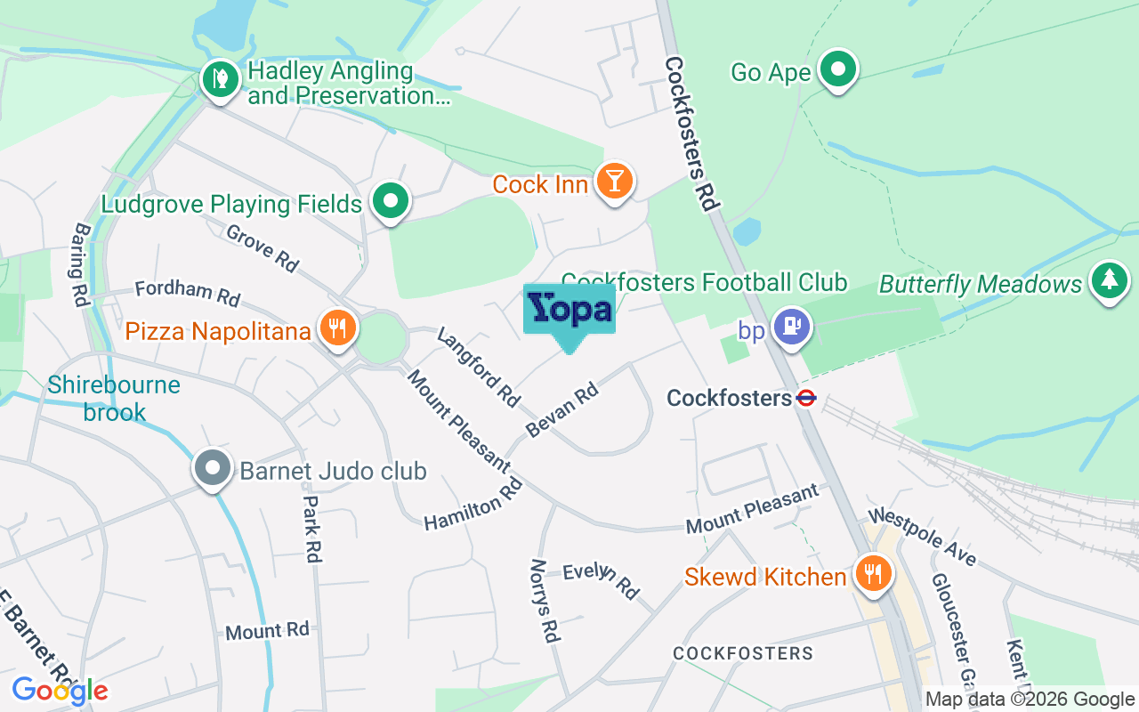Map showing the location of EN4 9DX