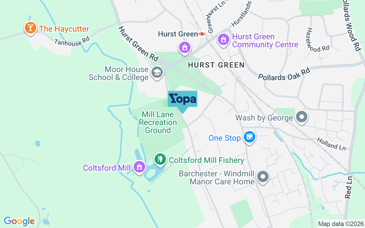 Map showing the location of RH8 9DF