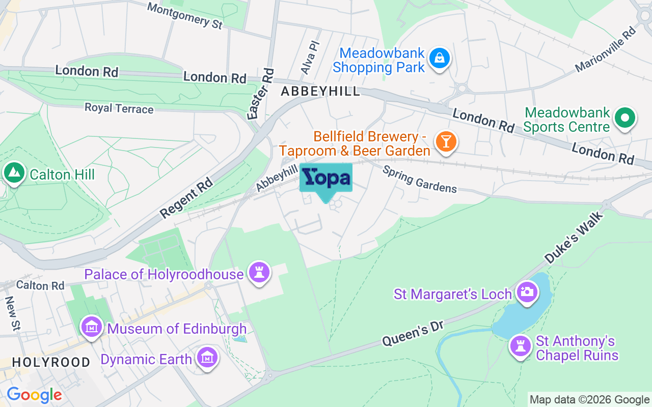Map showing the location of EH8 8HQ