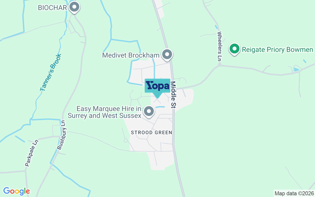Map showing the location of RH3 7NJ