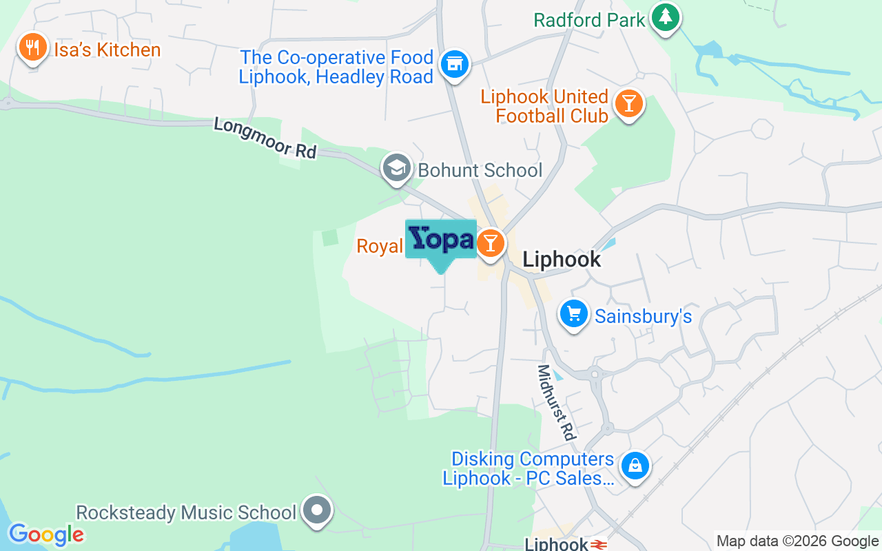 Map showing the location of GU30 7NJ